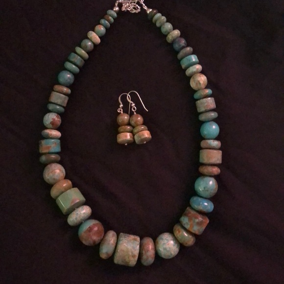 Graduated Turquoise Necklace Set - Picture 5 of 5